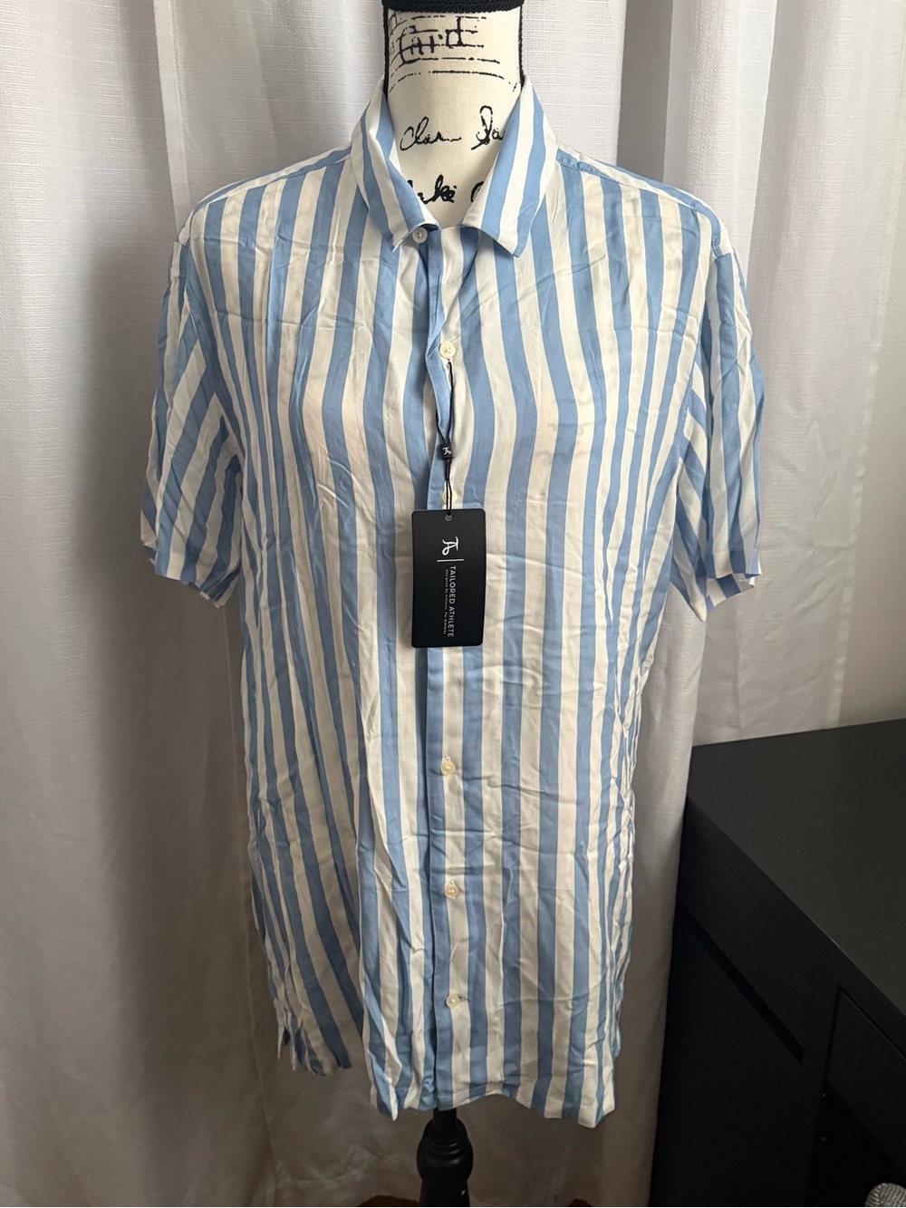 Men's Tailored Athlete Blue and White Striped Short-Sleeve Button-Up Shirt